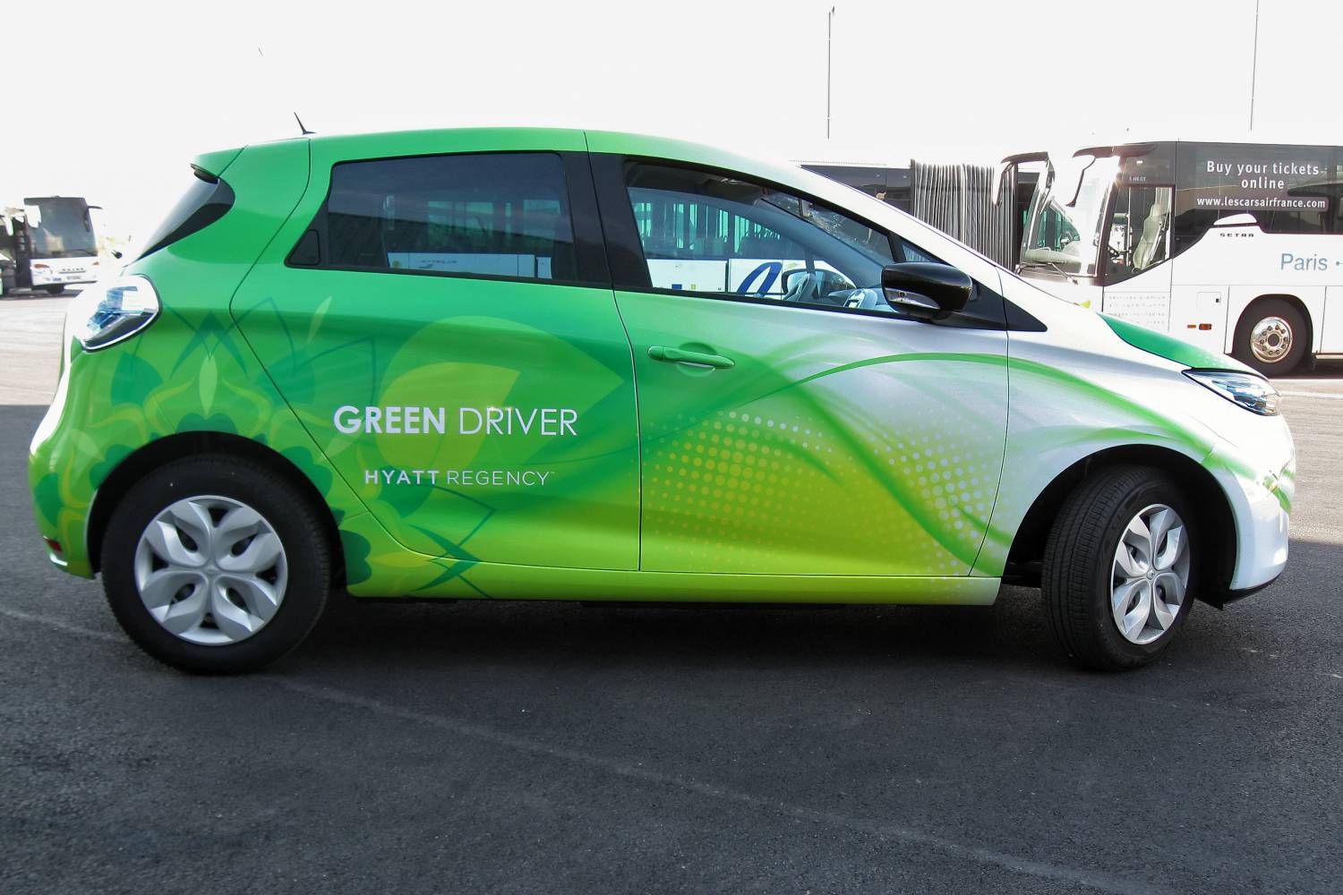 découvrez notre couverture totale pour voiture qui offre une protection maximale contre les intempéries, les incidents et le vol. profitez de sérénité au quotidien avec notre assurance complète, adaptée à vos besoins.